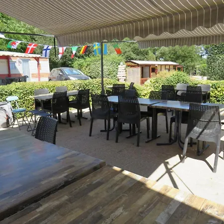 Les P'tites Maisons Dans La Prairie Camping