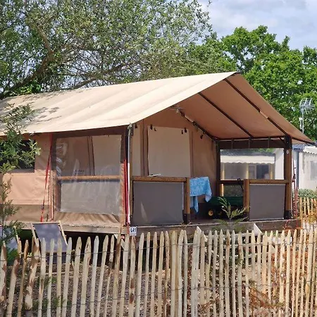 Les P'tites Maisons Dans La Prairie Camping Sallertaine