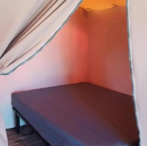 Camping Les P'tites Maisons Dans La Prairie Sallertaine