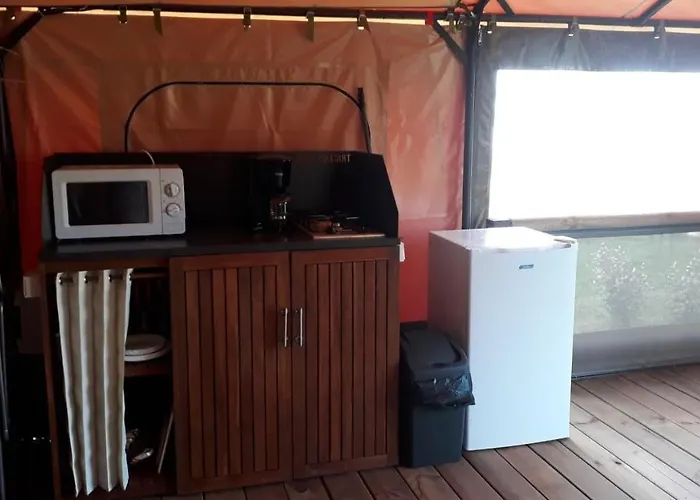 Les P'tites Maisons Dans La Prairie Camping