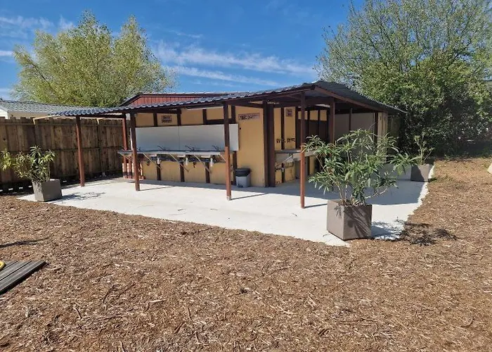 Camping Les P'tites Maisons Dans La Prairie *